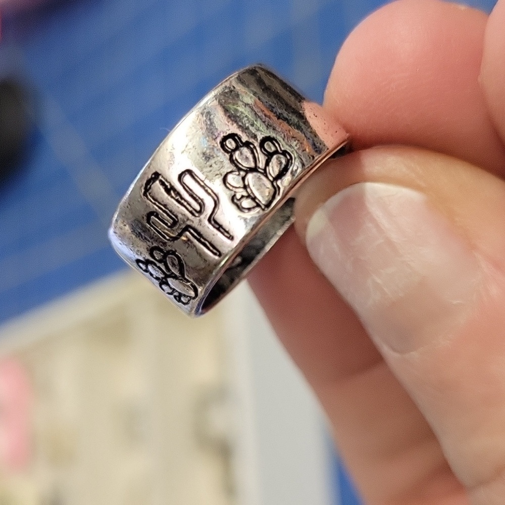 Cactus Wide Band Ring Size 7 - Picture 5 of 5